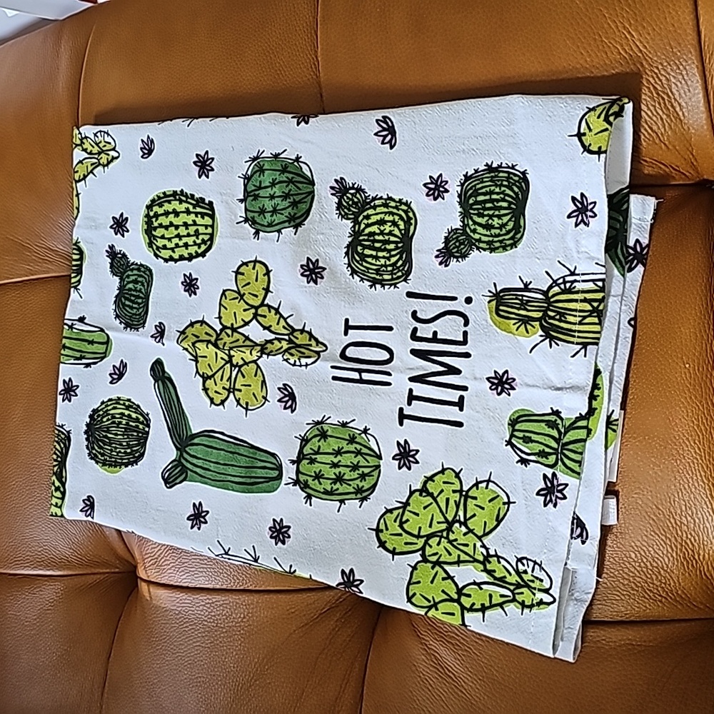 Set of 2 large cactus mainstays tea towels hot times
